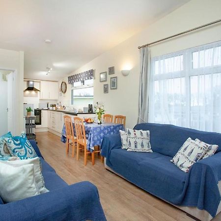 Sunnydaze-Detached Chalet With 2 Bedrooms And 2 Bathrooms And Private Parking Outside Door Dartmouth Exterior photo