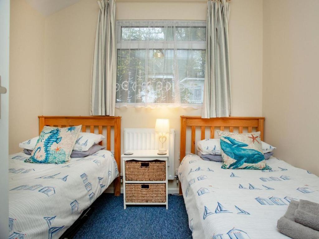 Sunnydaze-Detached Chalet With 2 Bedrooms And 2 Bathrooms And Private Parking Outside Door Dartmouth Exterior photo