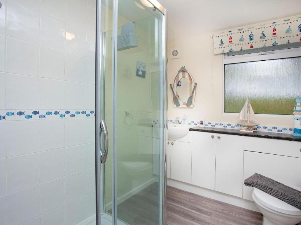 Sunnydaze-Detached Chalet With 2 Bedrooms And 2 Bathrooms And Private Parking Outside Door Dartmouth Exterior photo