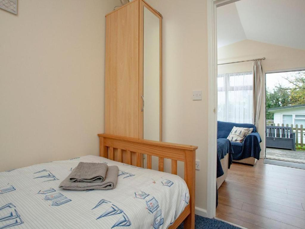 Sunnydaze-Detached Chalet With 2 Bedrooms And 2 Bathrooms And Private Parking Outside Door Dartmouth Exterior photo